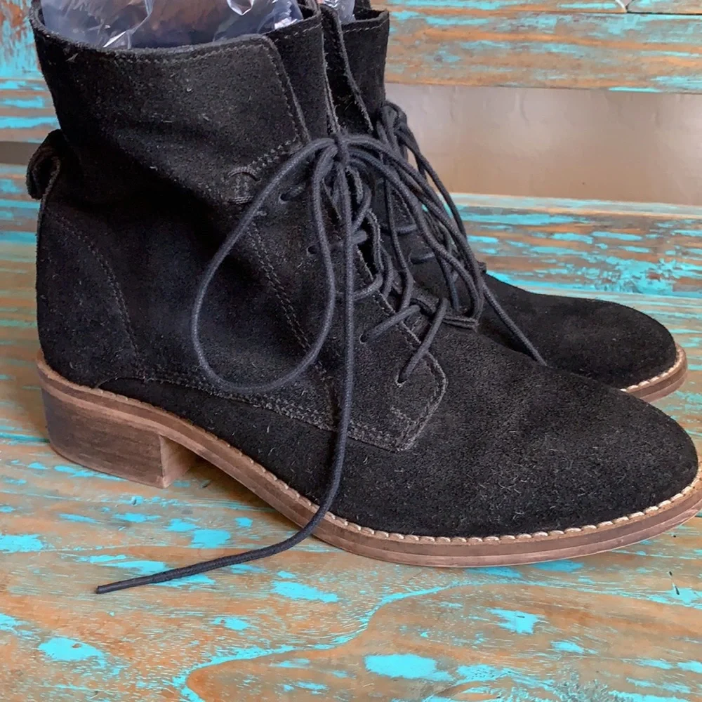 Steve Madden Roosy Black Genuine Suede Lace-Up Booties Size 6